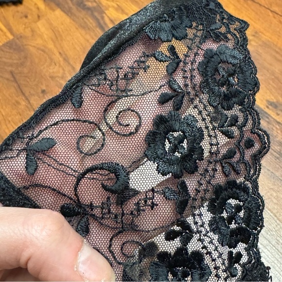 FREE WITH PURCHASE!
2/$20 Jessica intimate garter - Picture 9 of 9